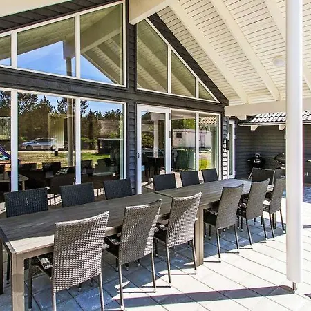 Oksby Sleeps 16 Pool Wifi Holiday home *