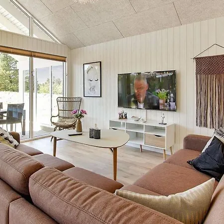 Oksby Sleeps 16 Pool Wifi Holiday home *